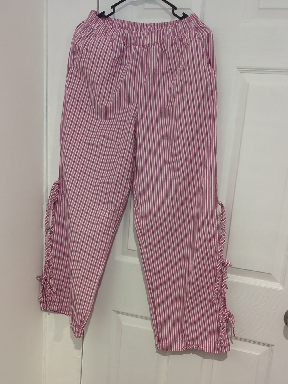 Women Pink Striped Elastic Waist Pants